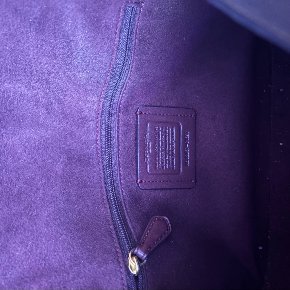 Classic Coach Crossbody Handbag - Picture 11 of 13
